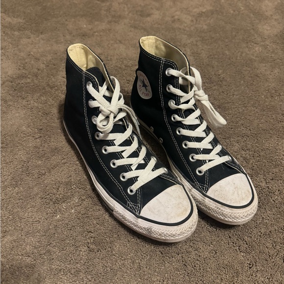 Converse - Picture 1 of 4